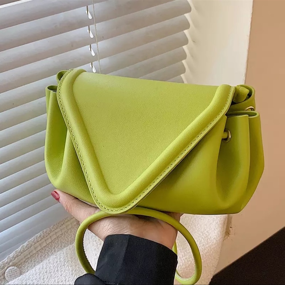 Drawstring crossbody - Picture 3 of 12